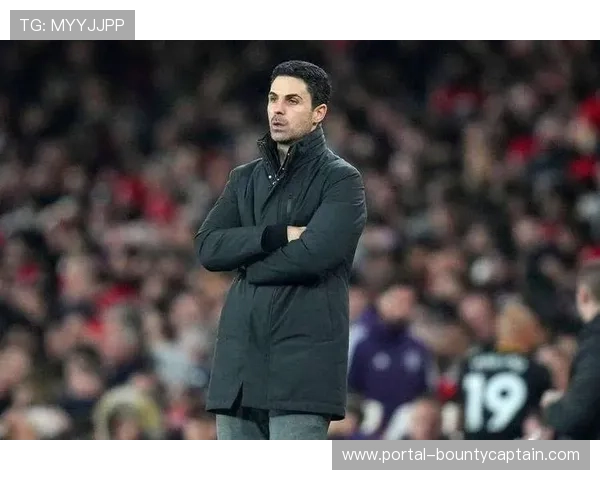 战术板：阿尔特塔如何通过边卫内收限制曼联的边路进攻效率